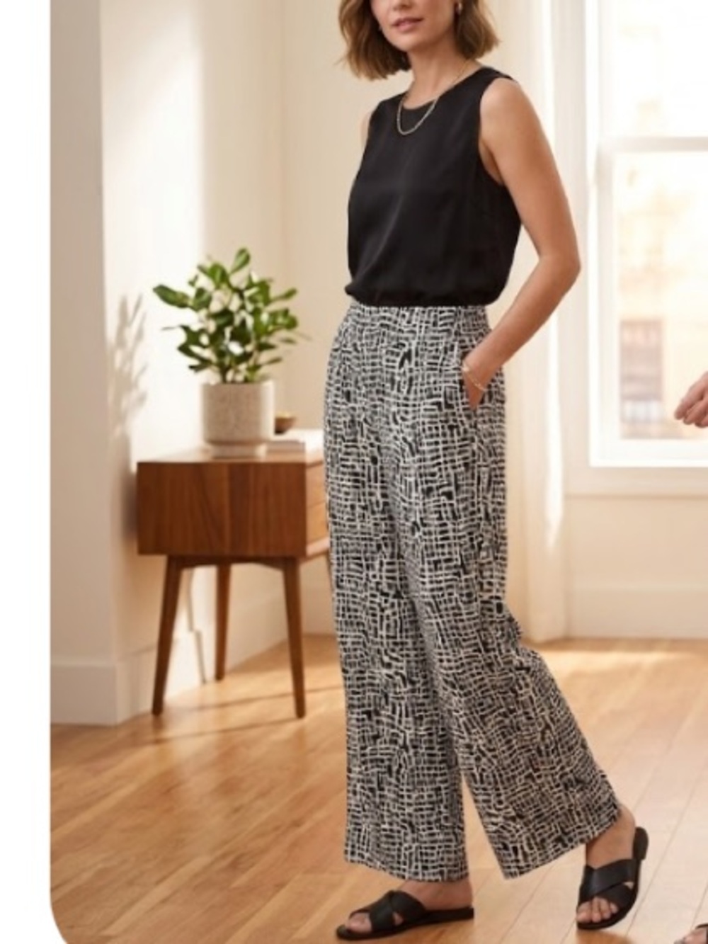 Printed Wide Leg Pants in Black & White